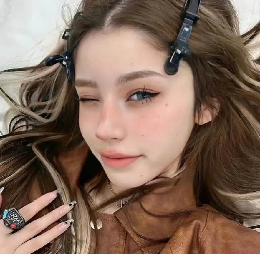 鸟姐妹的反差生活第一季